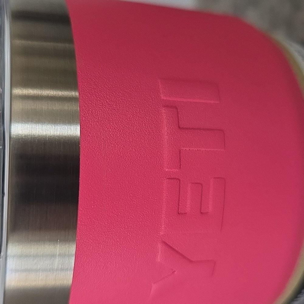 Yeti 20 oz Rambler Stackable - Picture 7 of 7